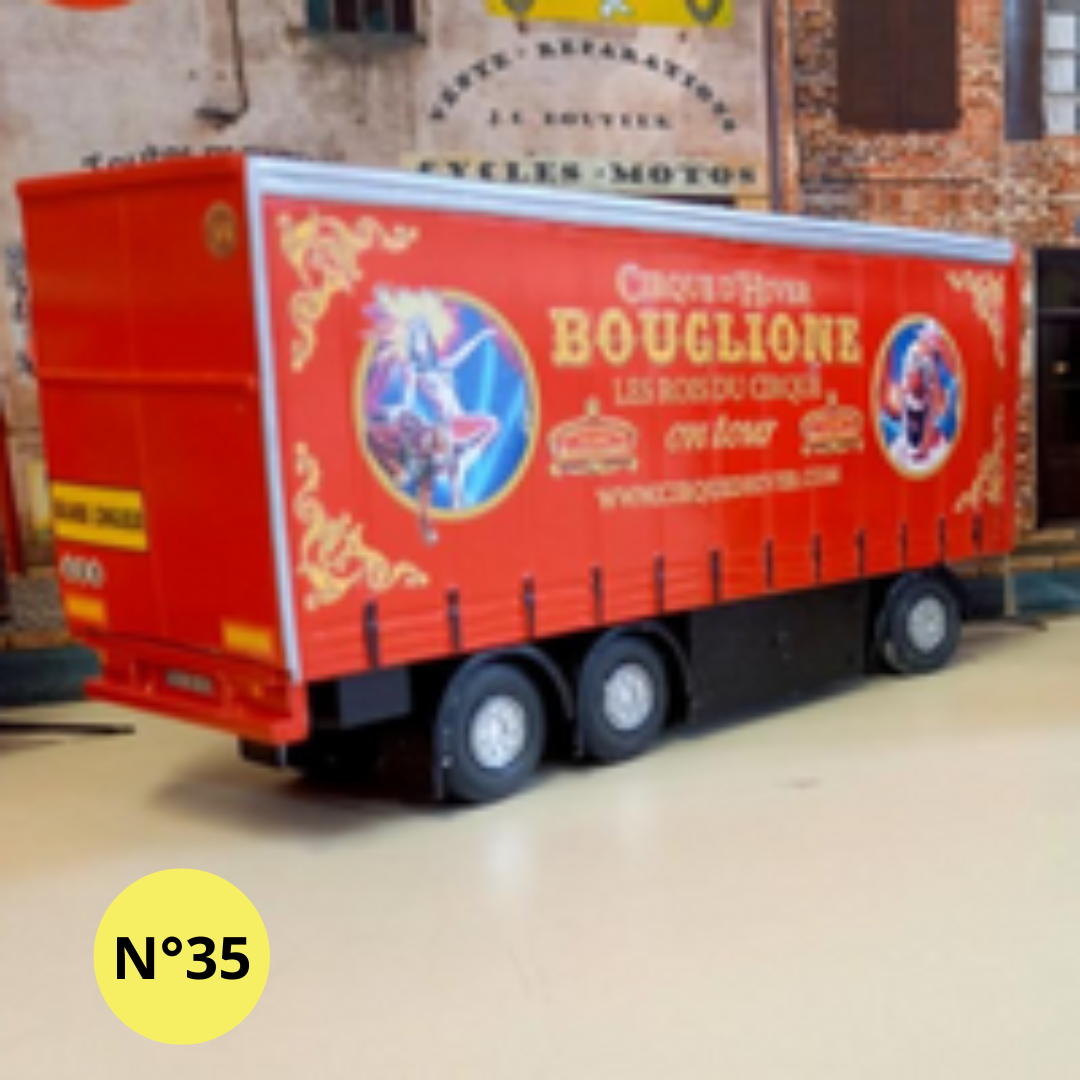 4 Remorques bâchées Bouglione